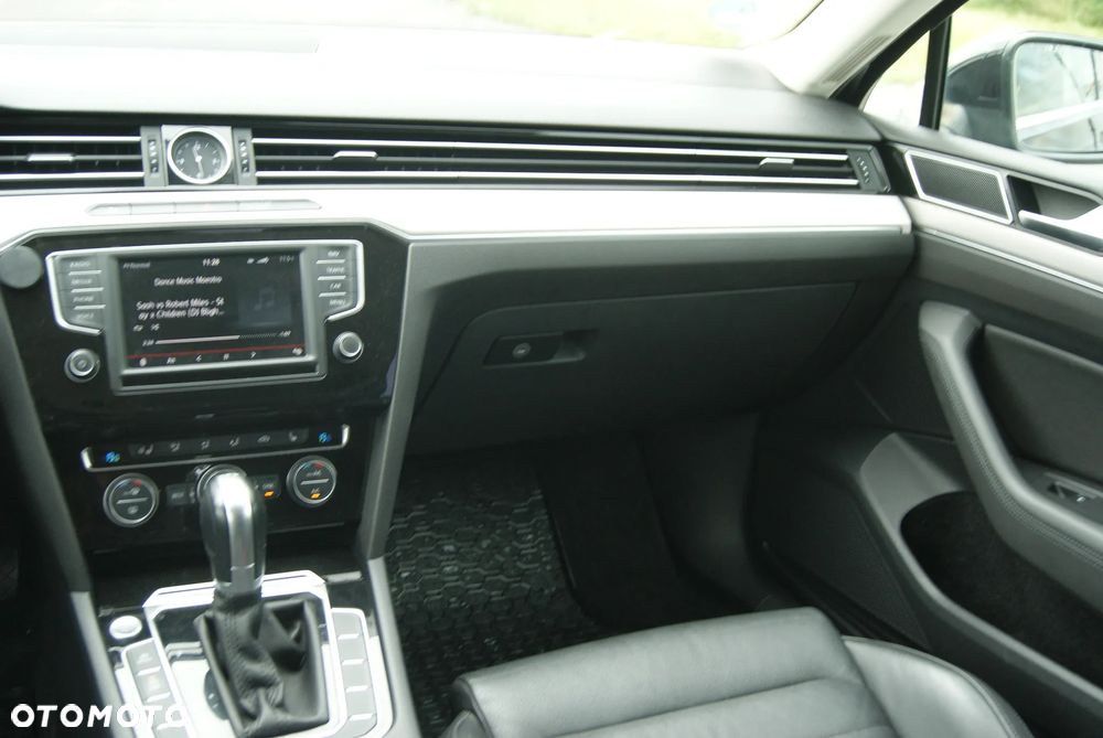 Volkswagen Passat 2.0 TDI (BlueMotion Technology) DSG Highline - 25