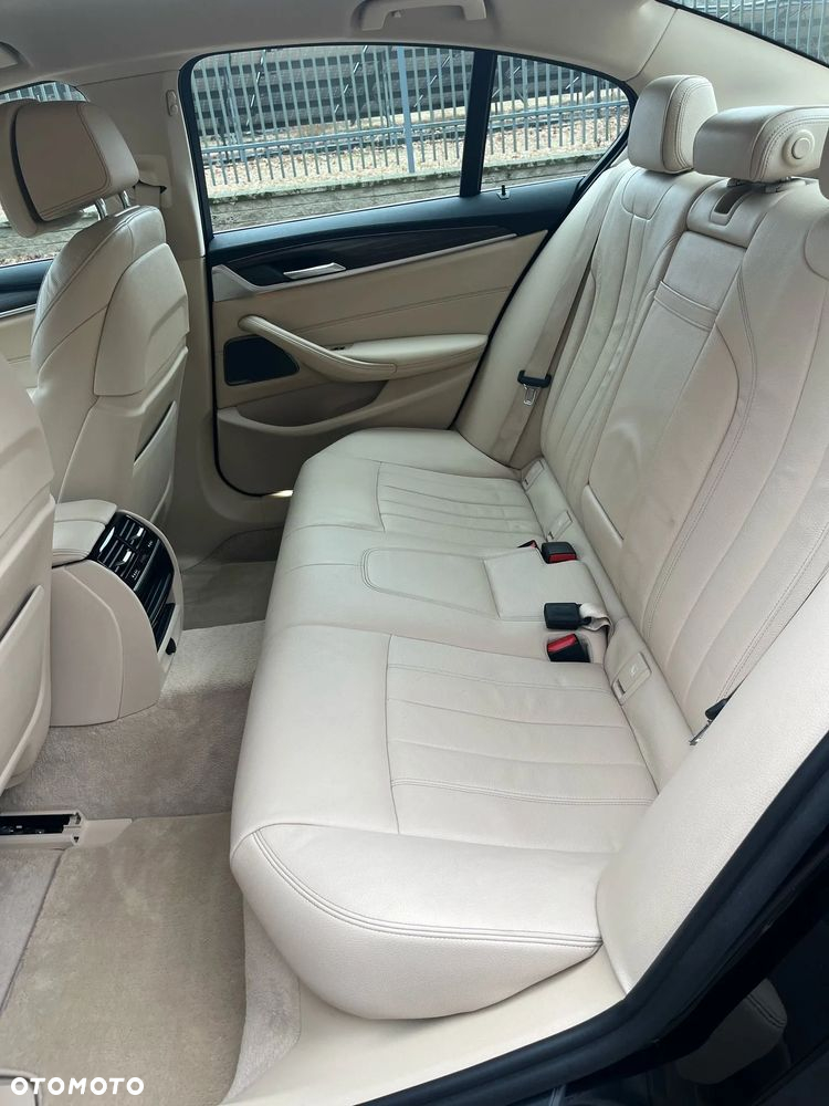 BMW Seria 5 530d Luxury Line - 40