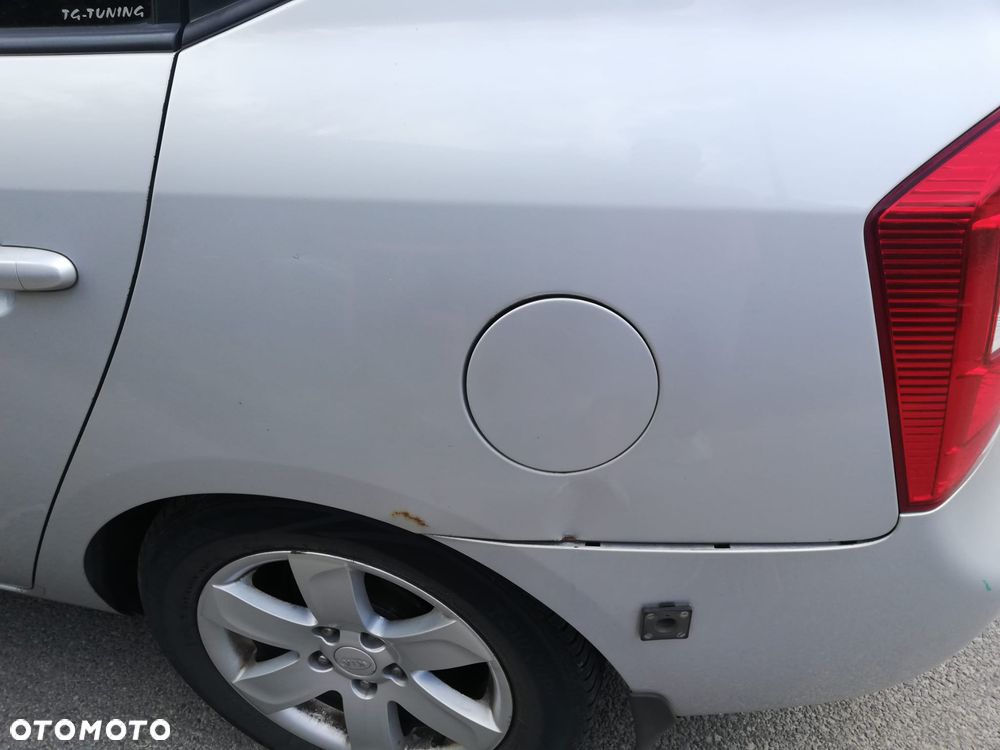 Kia Carens 2.0 EX - 9