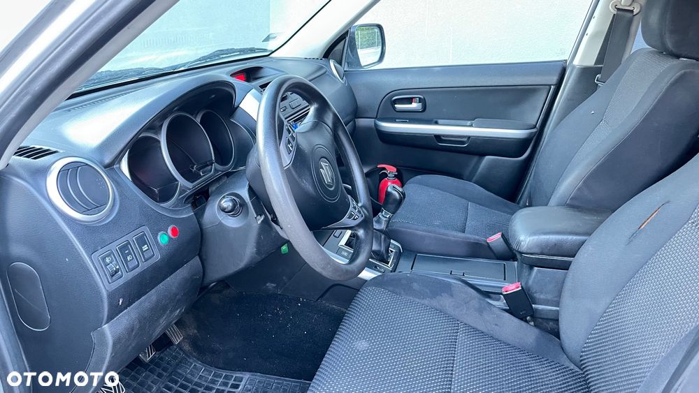 Suzuki Grand Vitara 1.9 DDiS Club DPF Family - 8