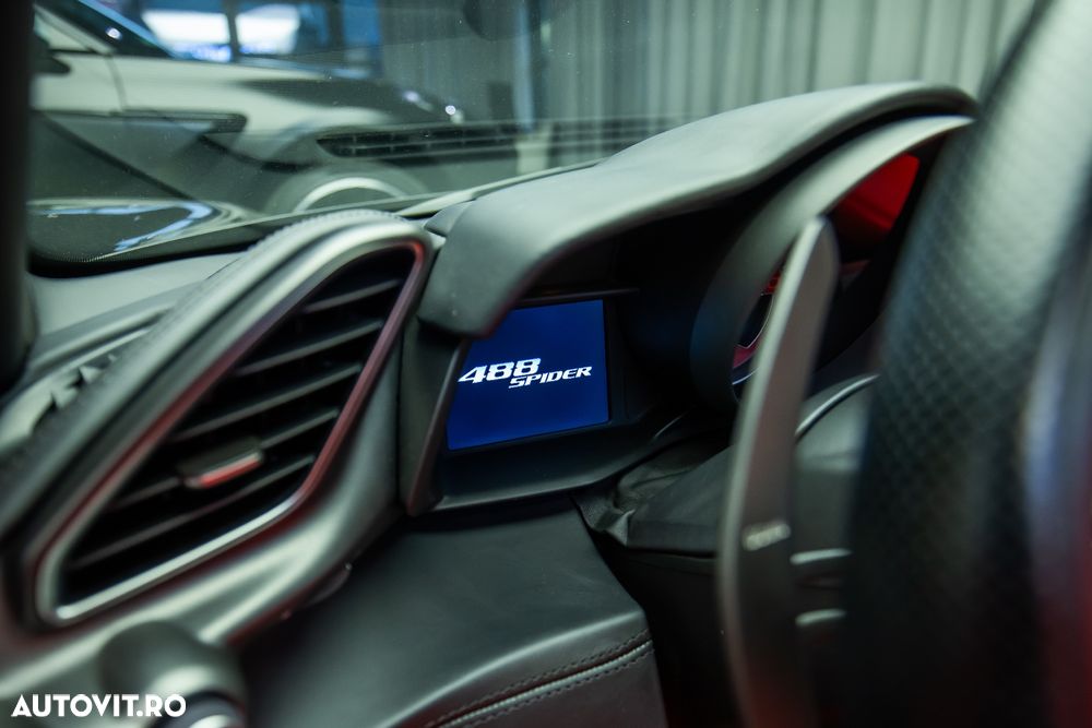 Ferrari 488 Spider - 27