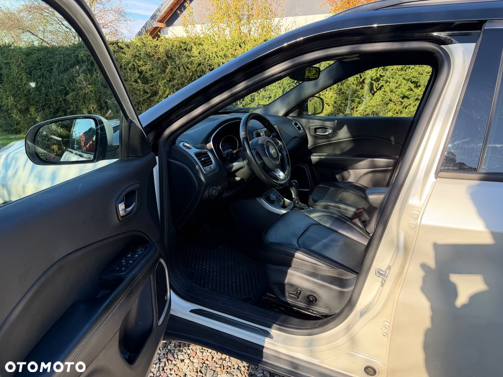Jeep Compass - 16
