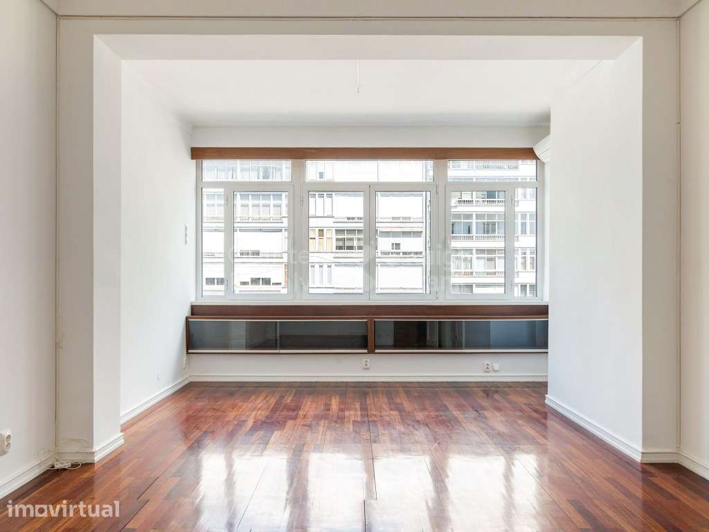 Apartamento T3 remodelado para arrendar na Av EUA em Lisboa - Grande imagem: 5/25