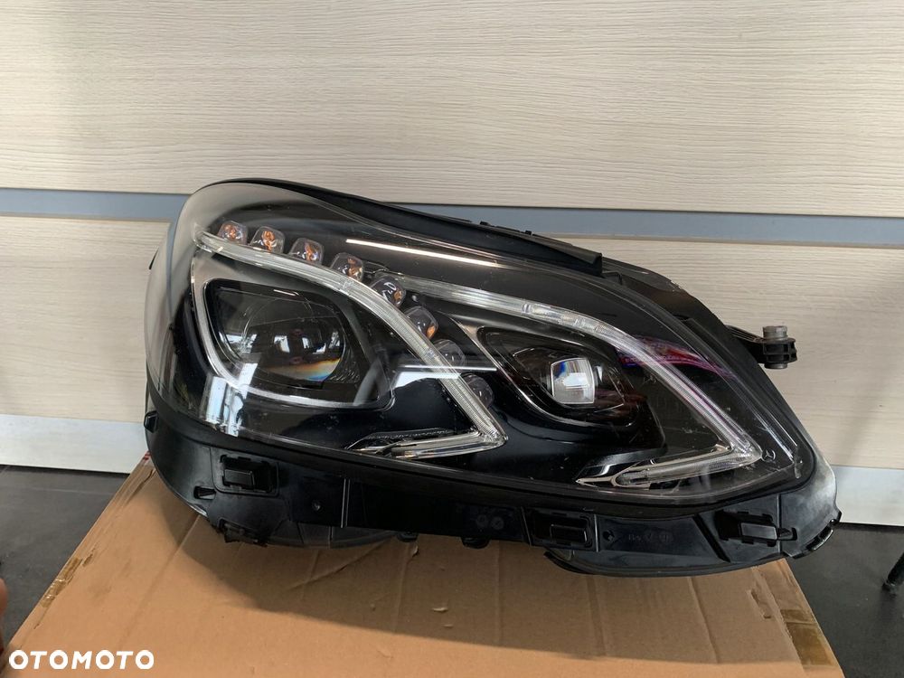 Lampa prawa MERCEDES E KLASA W212 lift ILS - 1