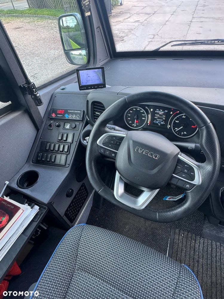 Iveco Daily Rapido Rossero 25+7 dla wózków inwalidzkich - 19