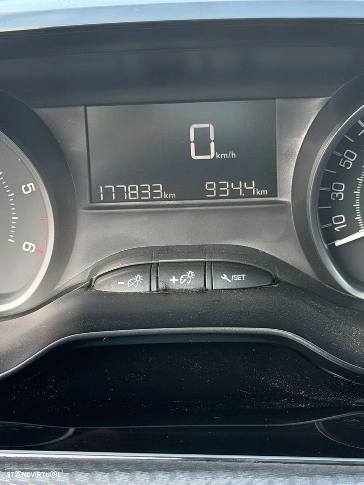 Peugeot 208 1.6 BlueHDi Active - 14