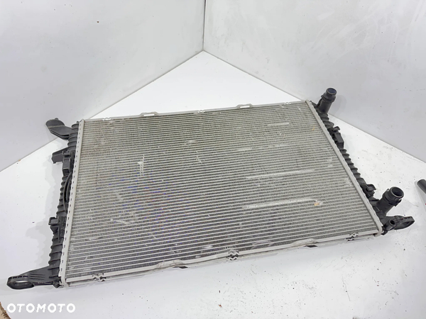 Chłodnica Wody  2.0  Audi A4 B8  8K0121251