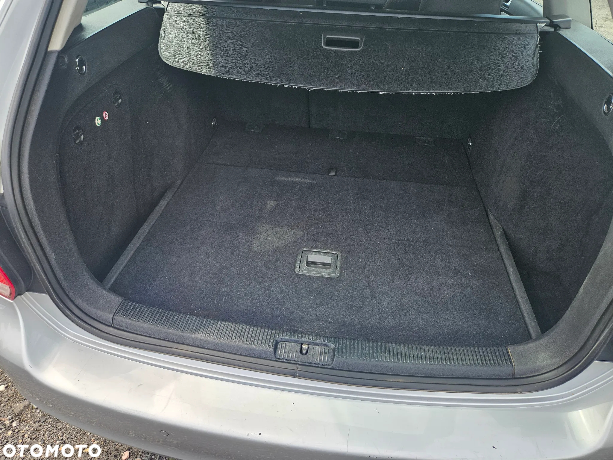 Volkswagen Golf VI 1.6 TDI Trendline DSG - 11