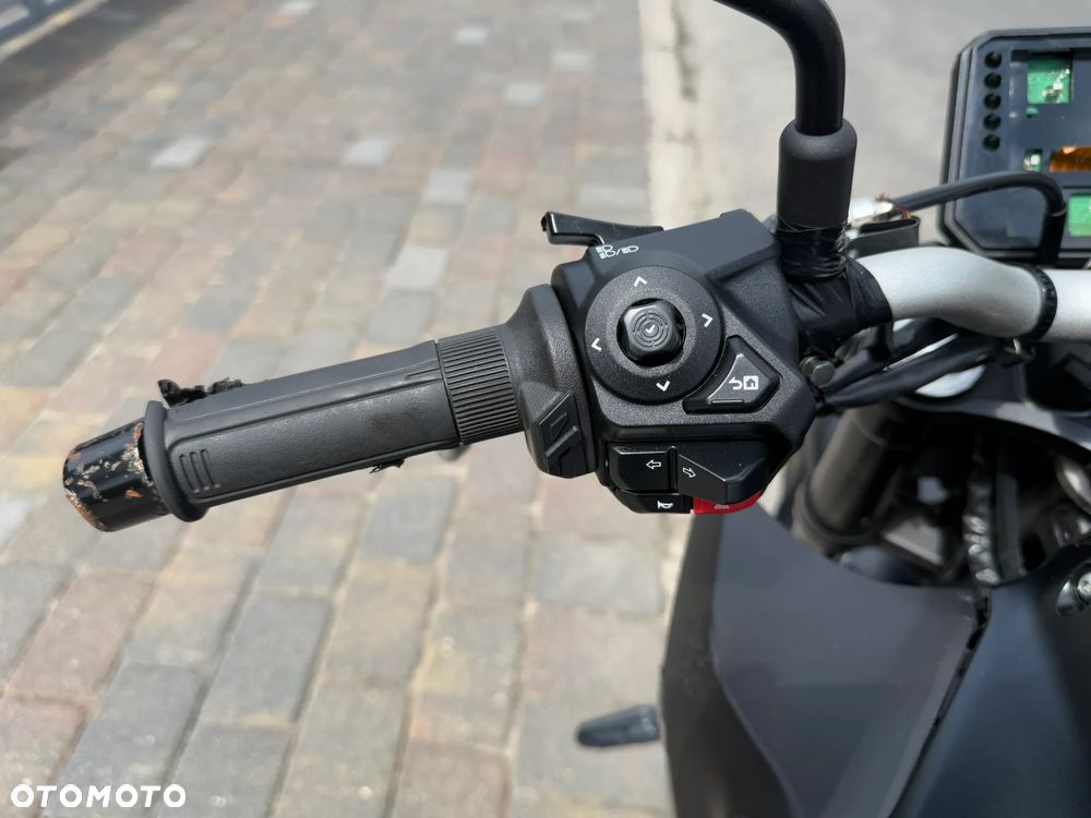 Yamaha MT - 12
