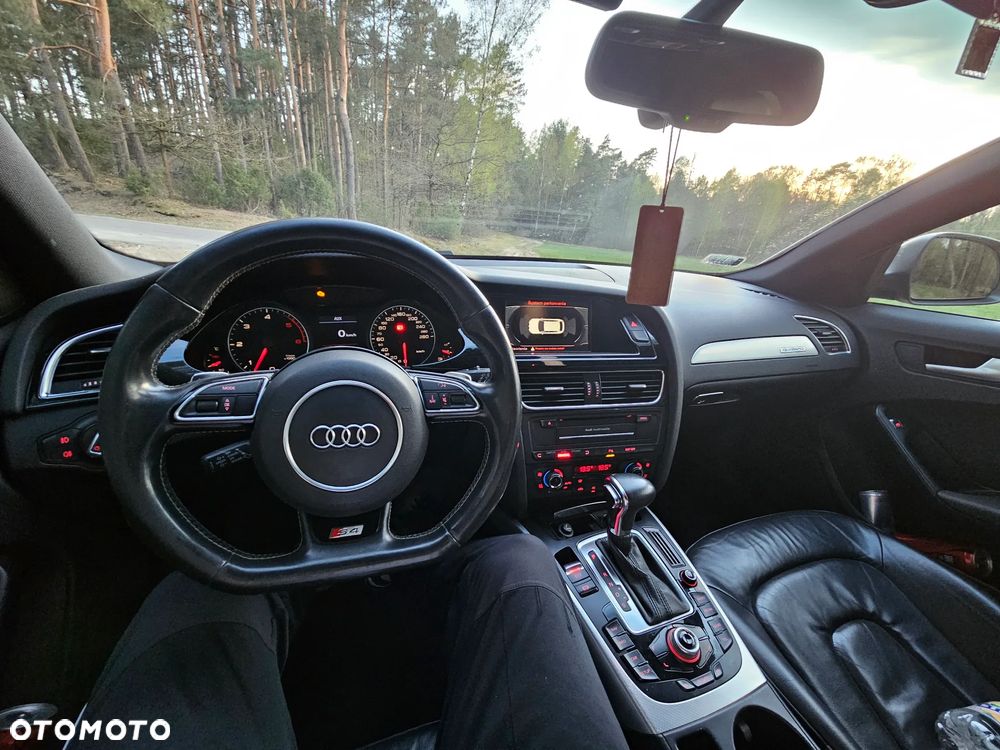 Audi A4 Avant - 12