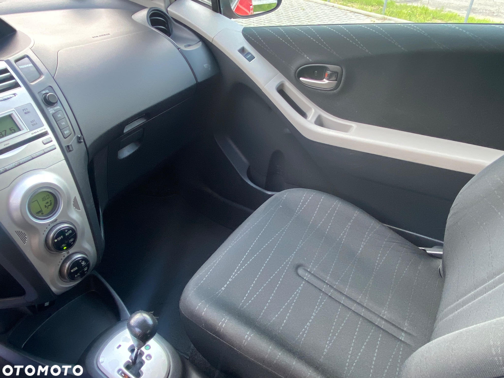 Toyota Yaris 1.3 Automatik Sol - 22