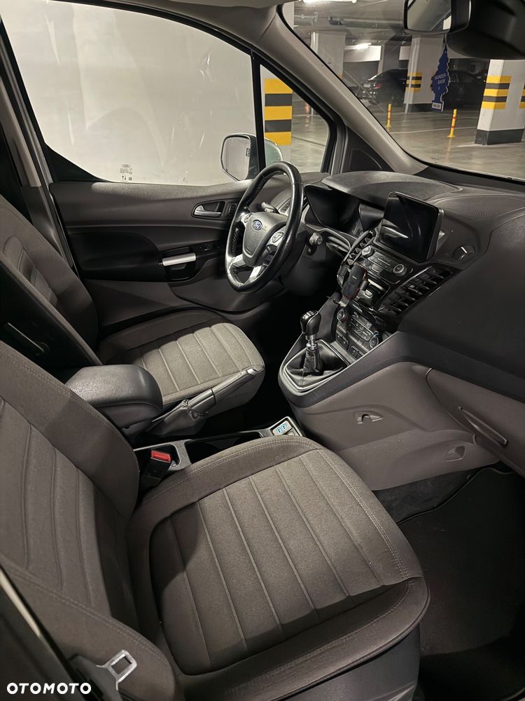 Ford Tourneo Connect Grand - 28