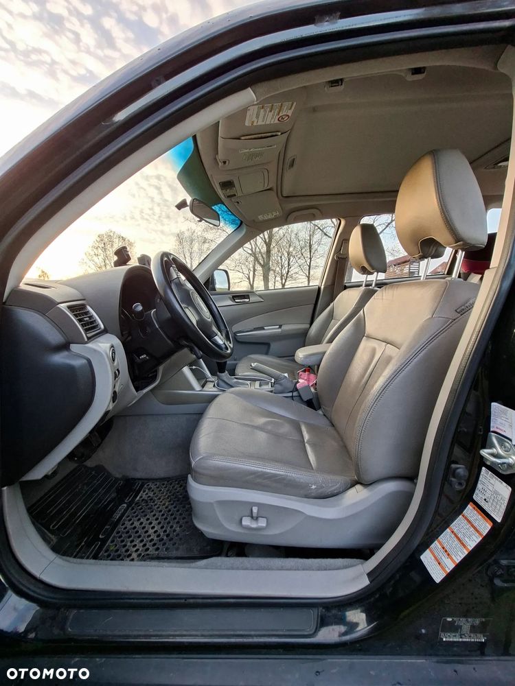 Subaru Forester 2.0X Exclusive - 10