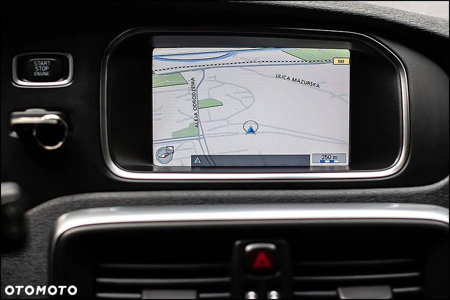 Volvo V40 Cross Country - 26