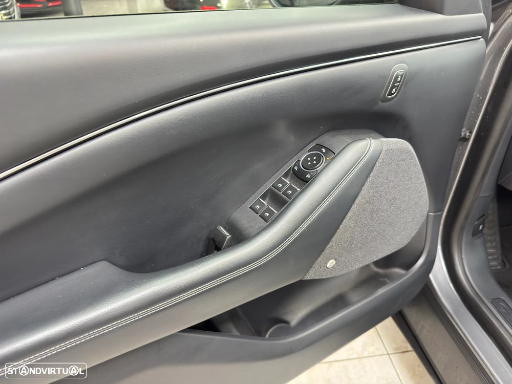 Ford Mustang Mach-E AWD PREMIUM - 11