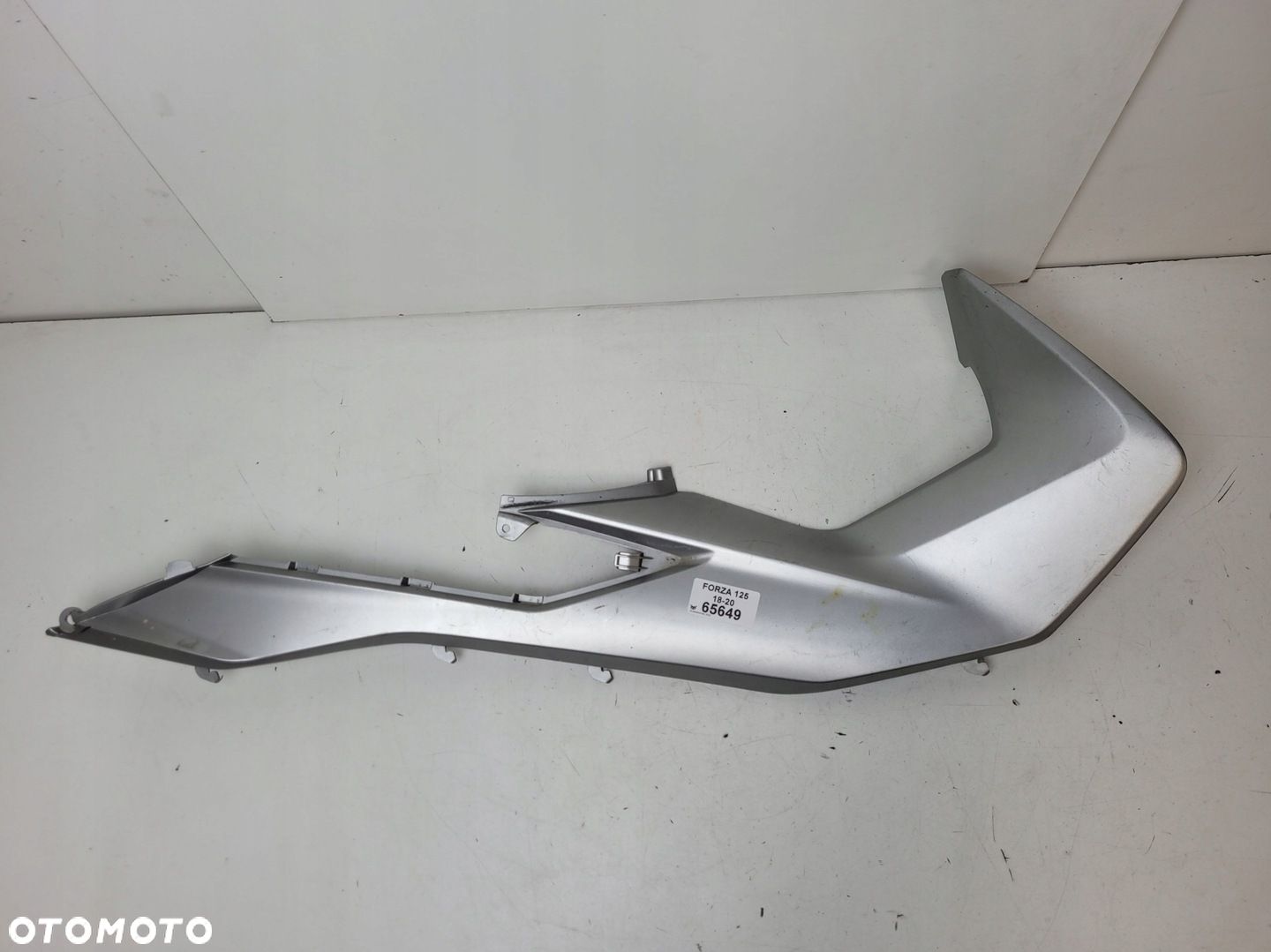 HONDA FORZA 125 350 18-20 BOK PRAWY LISTWA - 1
