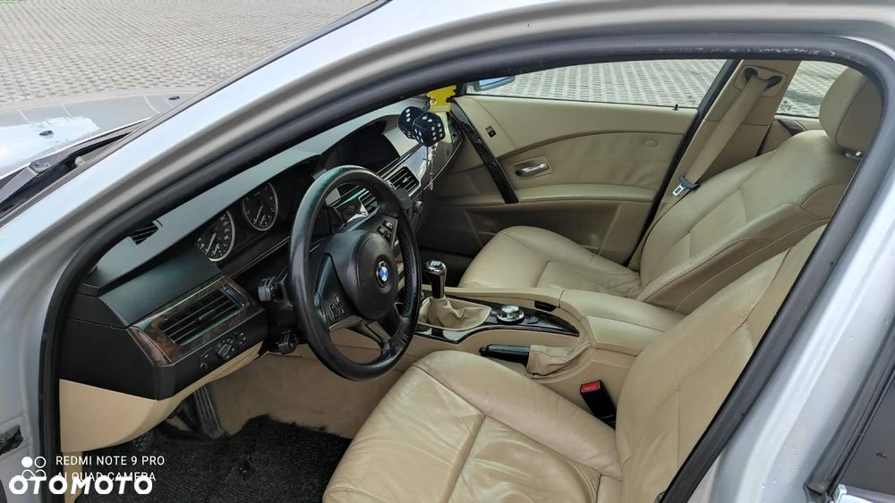 BMW Seria 5 525i - 13