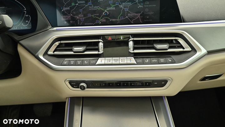 BMW X5 xDrive45e - 13
