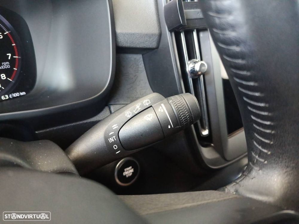 Volvo XC 40 1.5 T2 Momentum Core - 15