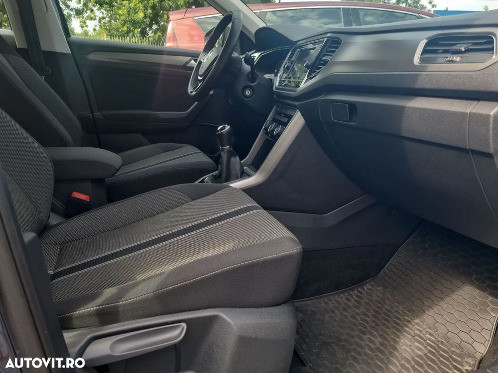 Volkswagen T-Roc - 12