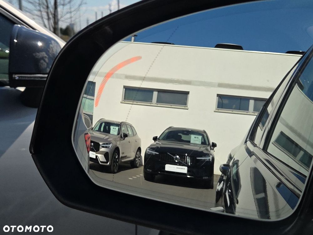 Volvo XC 40 B4 Plus Dark - 30