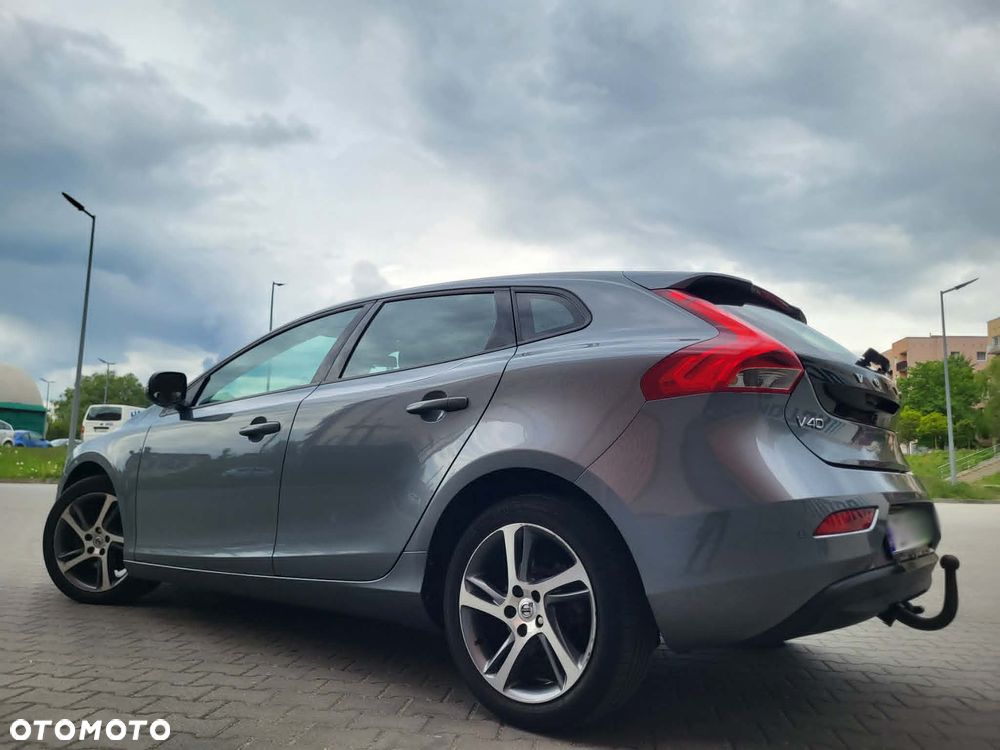 Volvo V40 T2 Momentum - 6