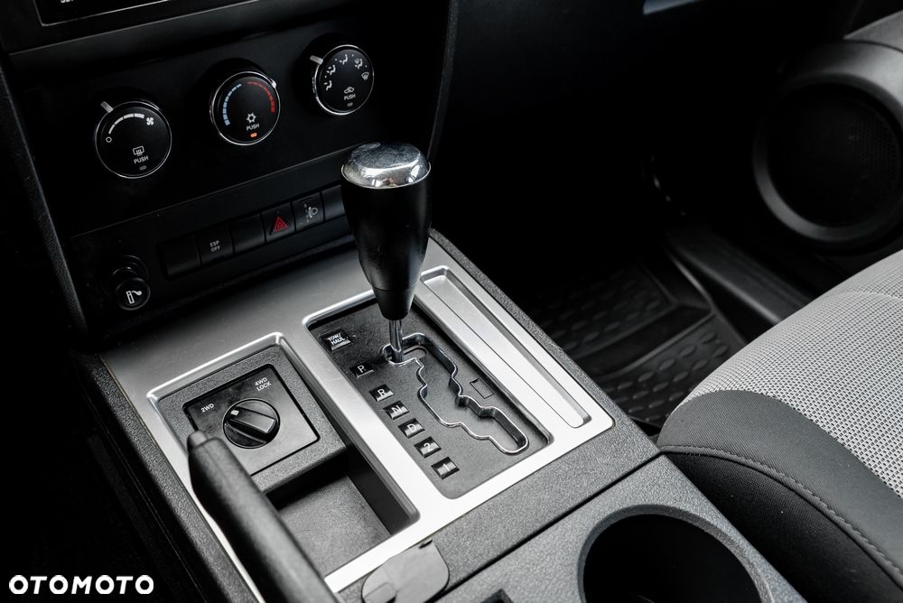 Dodge Nitro 3.7 V6 SLT - 29
