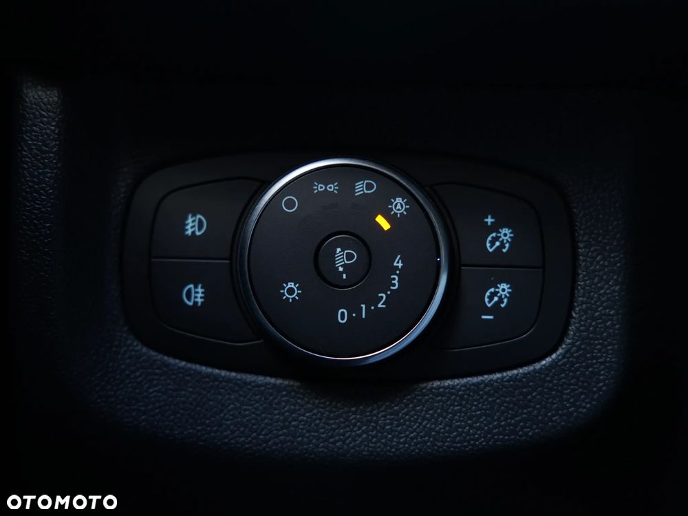 Ford Tourneo Courier - 25
