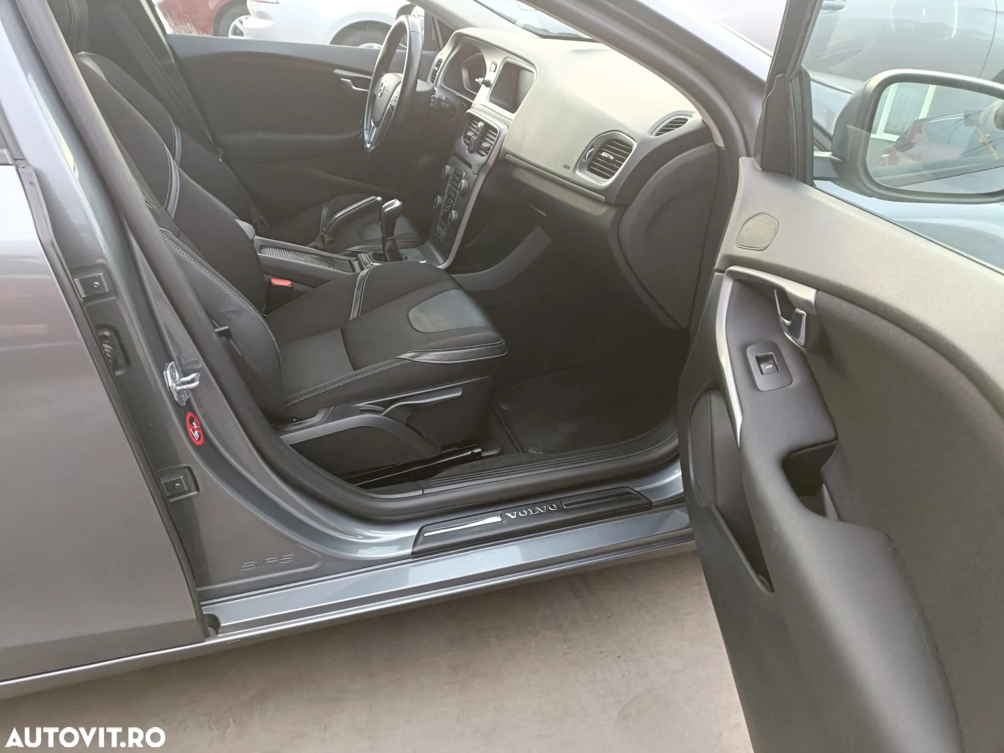 Volvo V40 D2 Momentum - 9