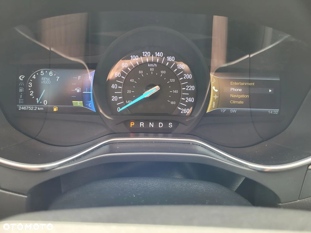 Ford Fusion - 23