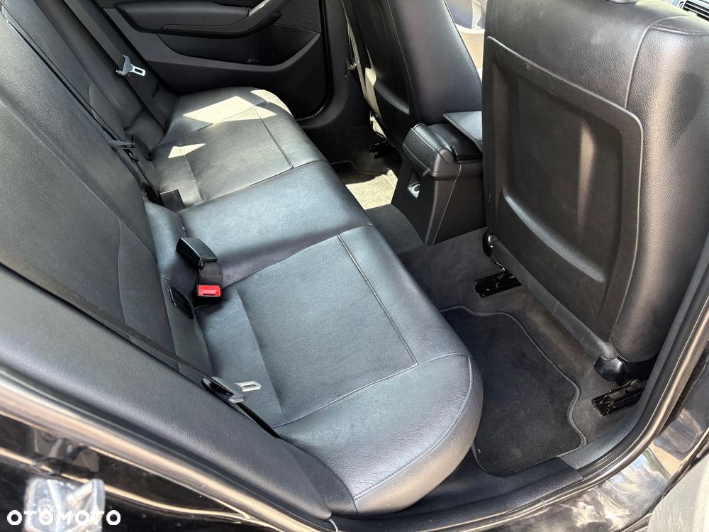 BMW X1 sDrive18d - 15