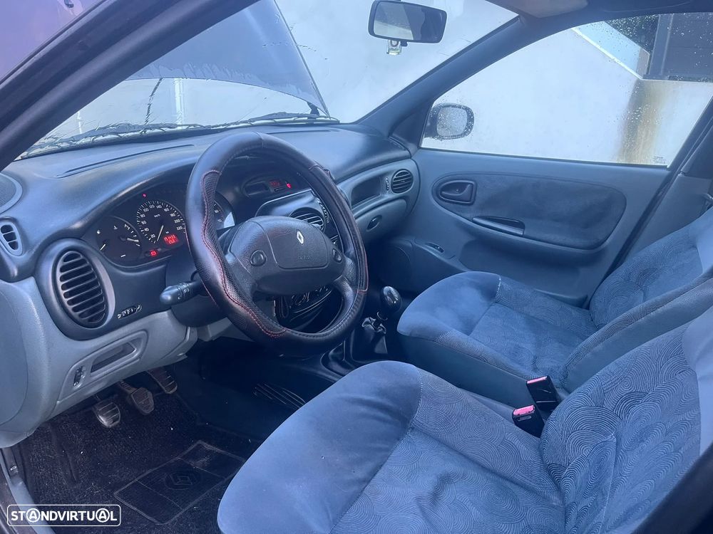 Renault Mégane 1.4 RN - 7