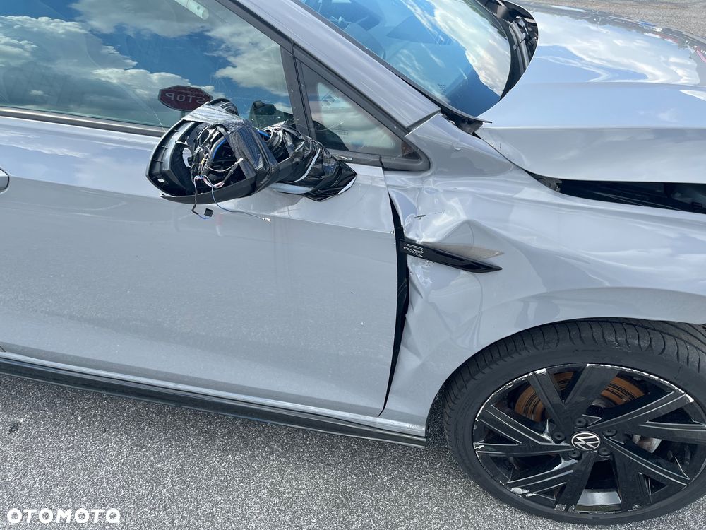 Volkswagen Golf 1.5 eTSI OPF DSG R-Line - 10
