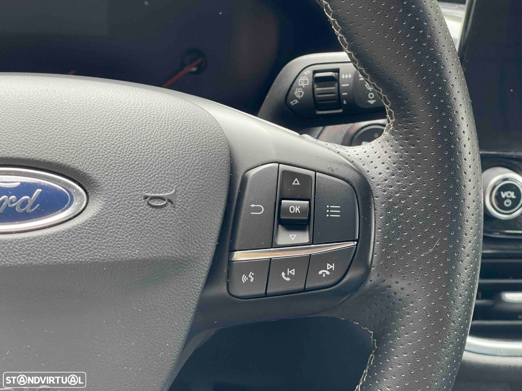 Ford Fiesta 1.5 EcoBoost S&S ST X - 36