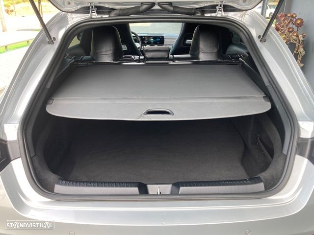 Mercedes-Benz CLA 250 e 8G-DCT AMG Line Advanced Plus - 38