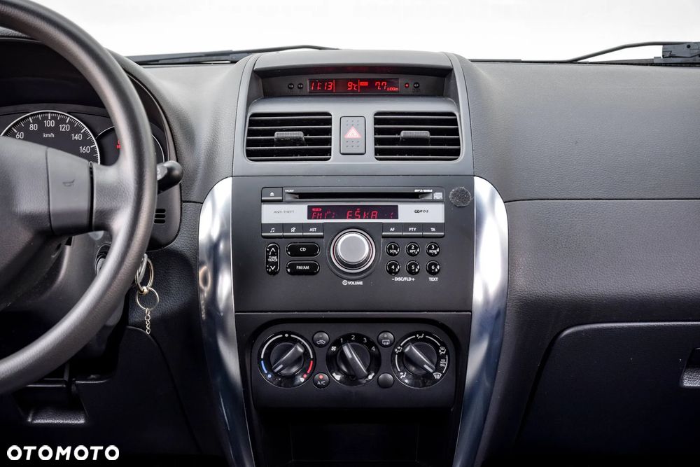 Suzuki SX4 1.6 GLX / Comfort - 35