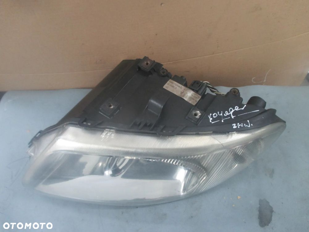 lampa lewa Chrysler Voyager ZKW Europa - 2