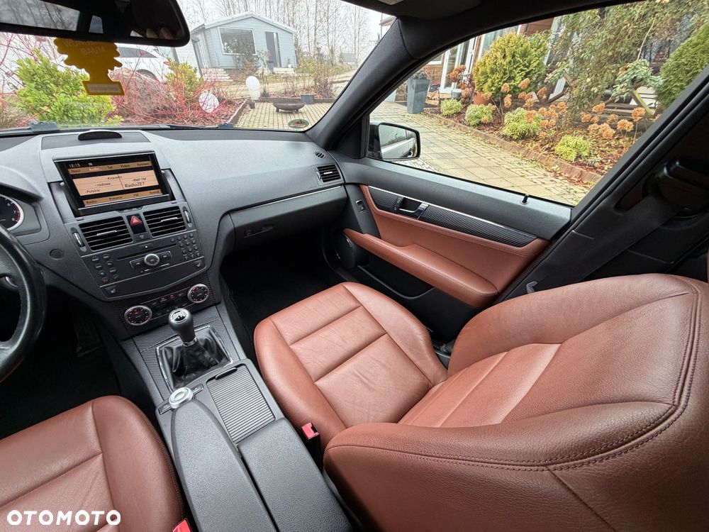 Mercedes-Benz Klasa C 180 K BlueEff Avantgarde - 12