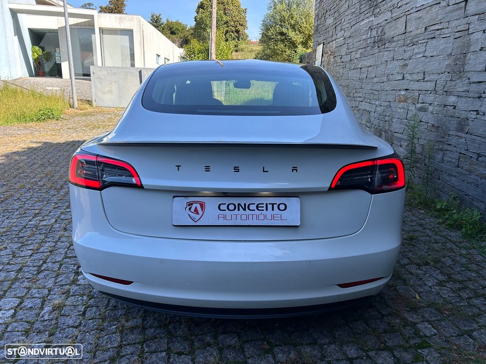 Tesla Model 3 - 7