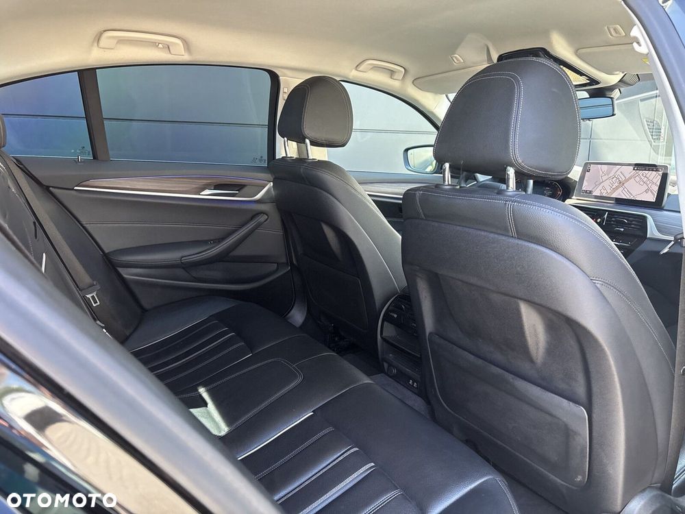 BMW Seria 5 520d mHEV - 39
