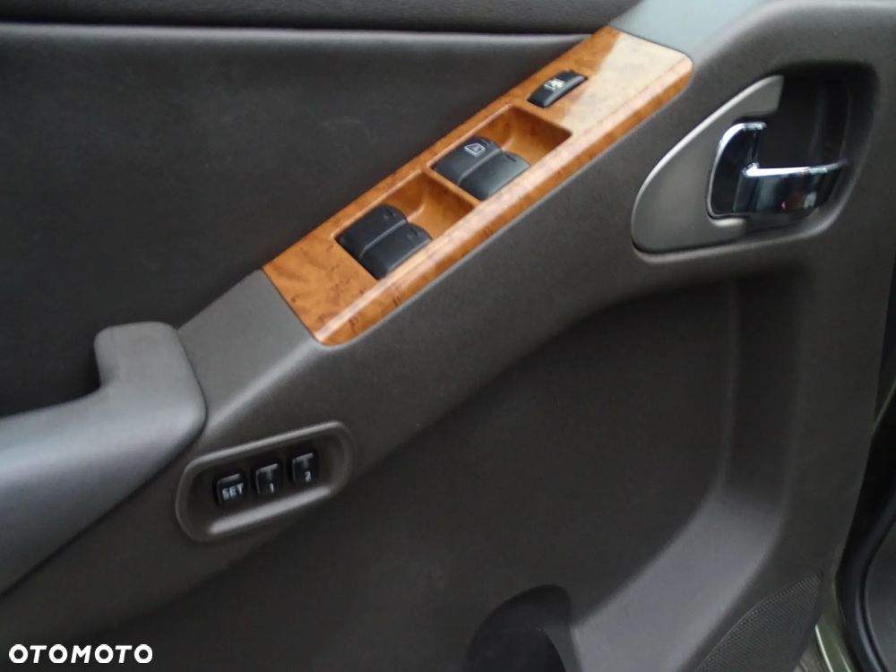 Nissan Pathfinder 2.5 DCi Elegance + - 35