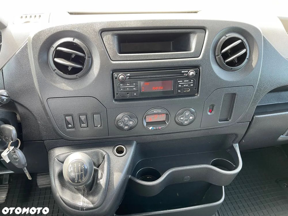 Renault Trafic - 32
