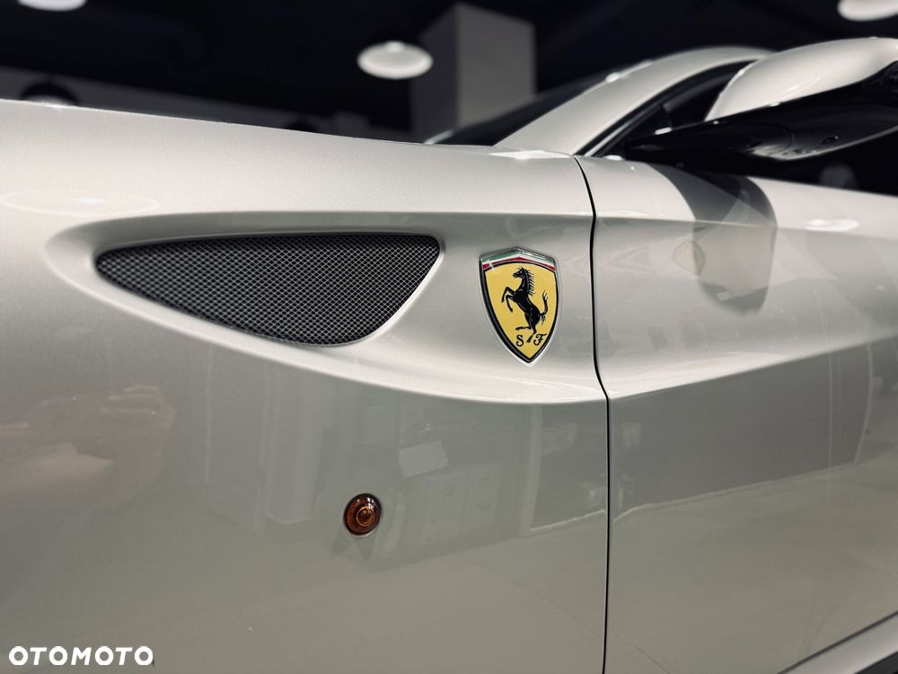 Ferrari FF - 12