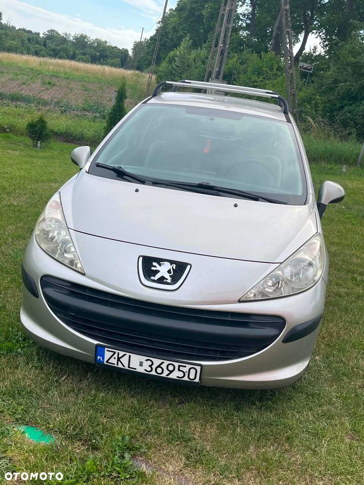 Peugeot 207 - 1
