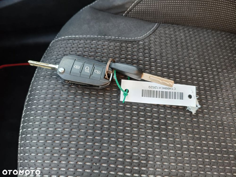 Peugeot 208 - 14