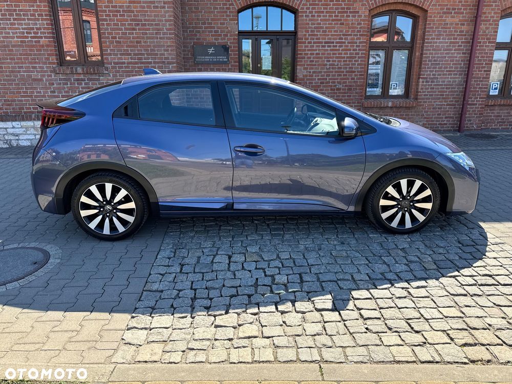Honda Civic 1.8 i-VTEC Executive Black Edition - 9