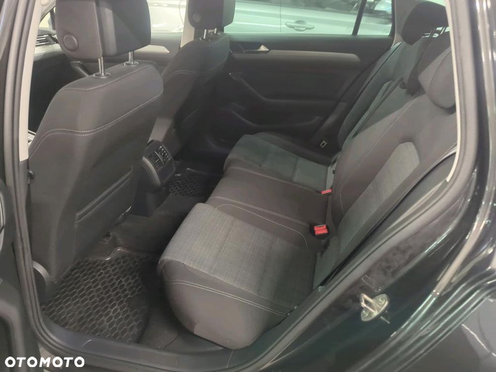 Volkswagen Passat Variant 2.0 TDI EVO Business DSG - 9