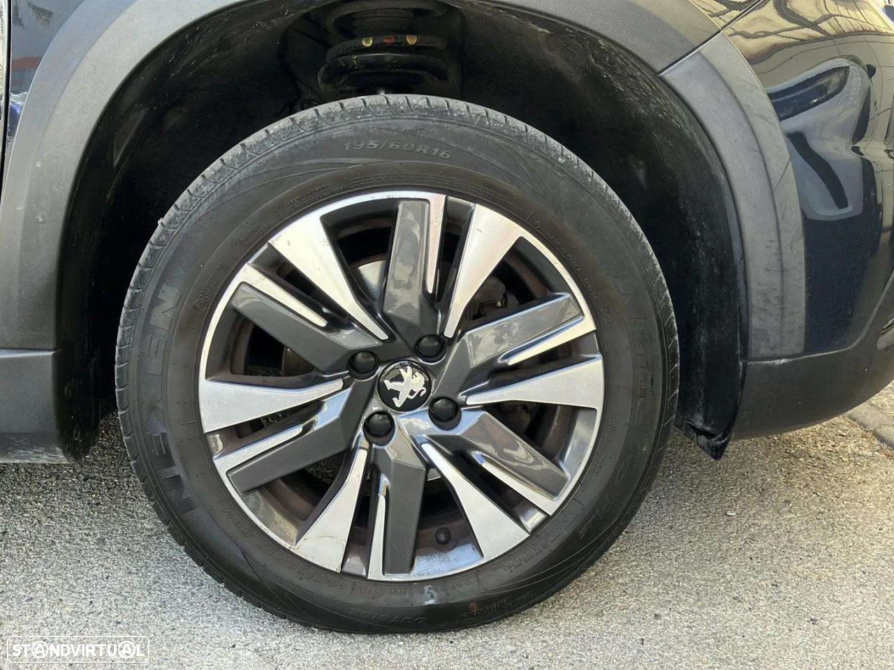 Peugeot 2008 1.2 PureTech Allure - 16