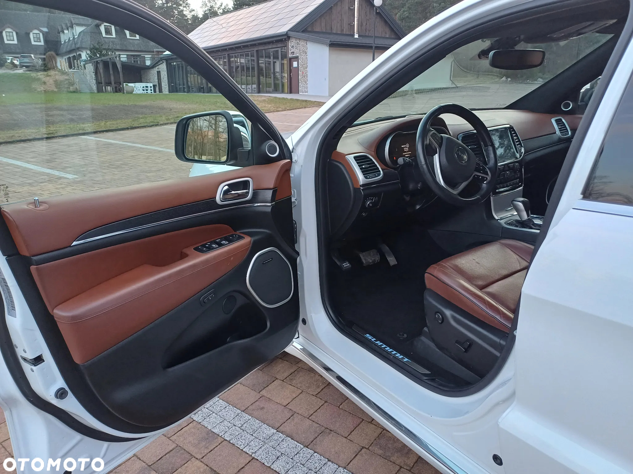 Jeep Grand Cherokee 5.7 V8 HEMI Summit - 13