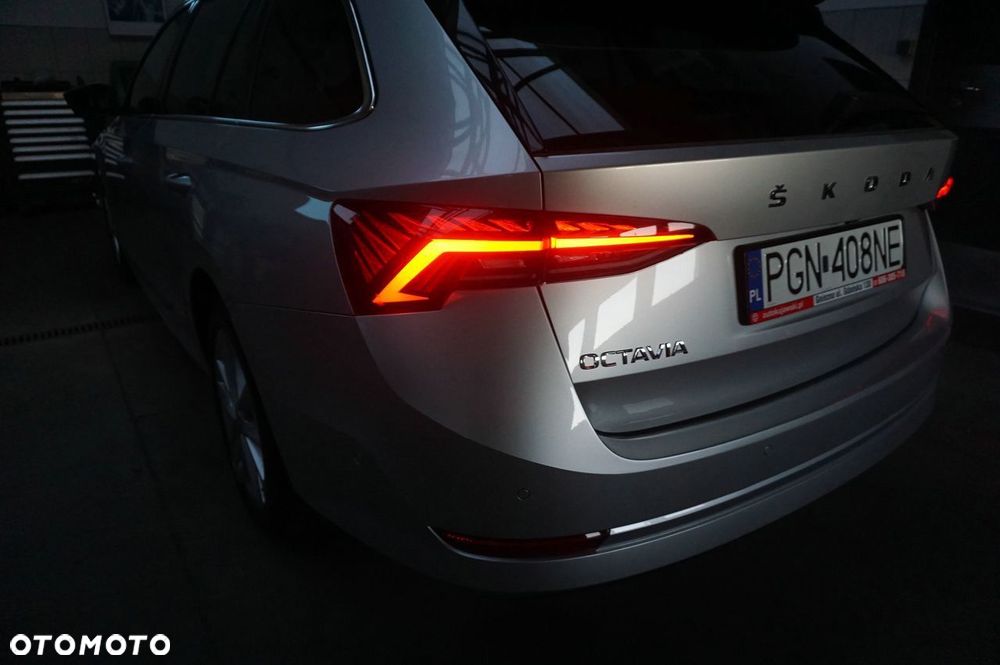 Skoda Octavia 2.0 TDI Sportline DSG - 29